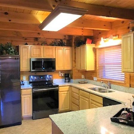 Knotty By Nature Gatlinburg Exterior photo