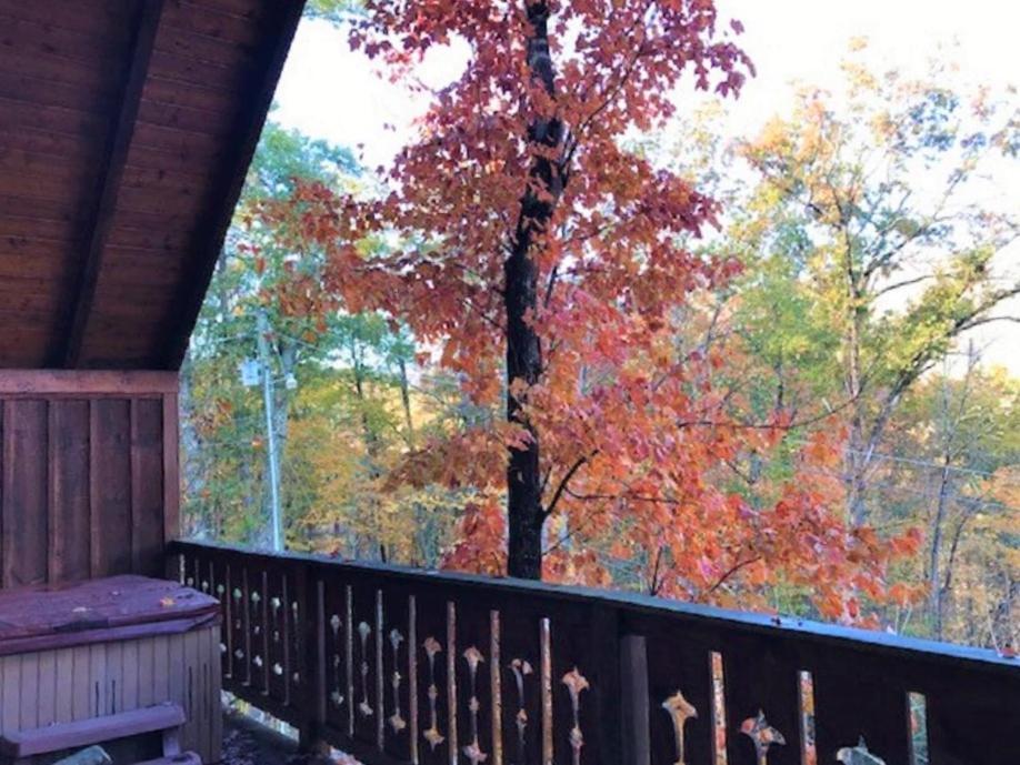 Knotty By Nature Gatlinburg Exterior photo