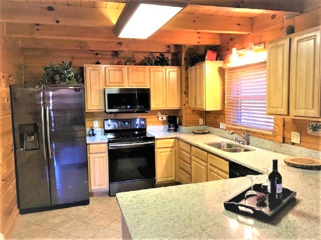 Knotty By Nature Gatlinburg Exterior photo